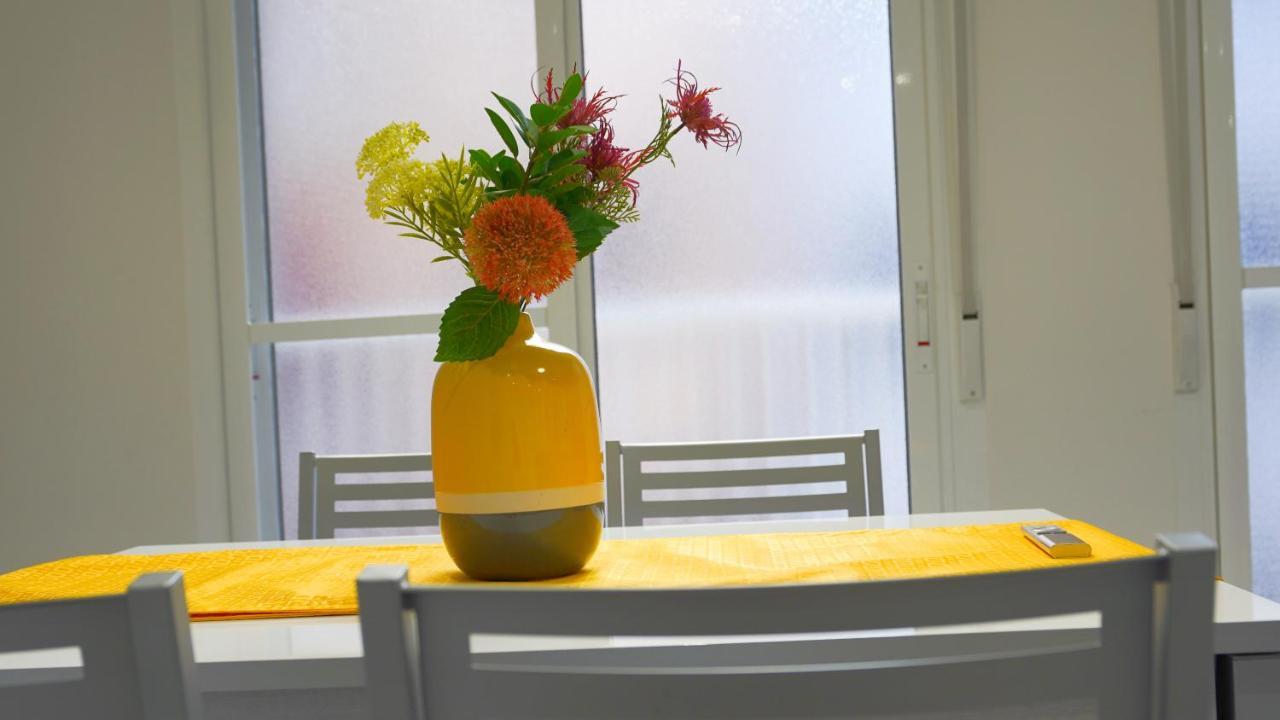 Stylish & Spacious Family Apartment Near Beach & Vibrant Historic Market Alicante Buitenkant foto