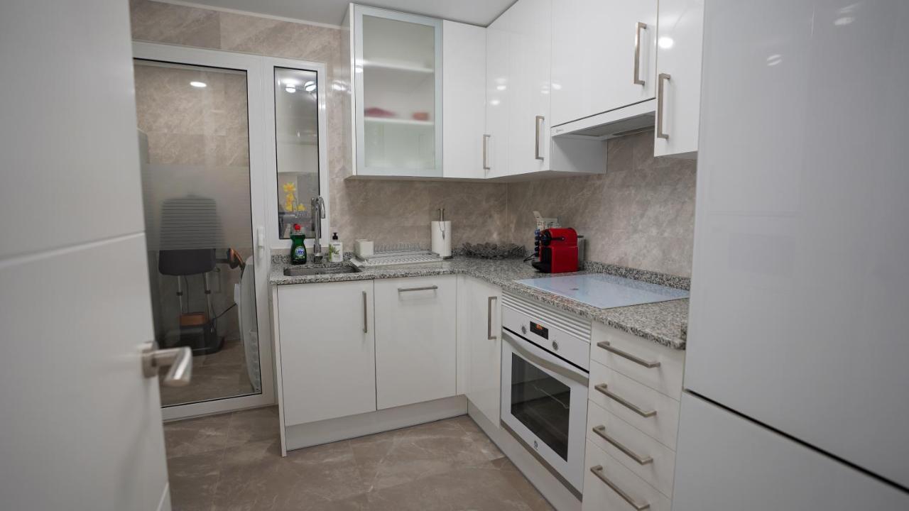 Stylish & Spacious Family Apartment Near Beach & Vibrant Historic Market Alicante Buitenkant foto