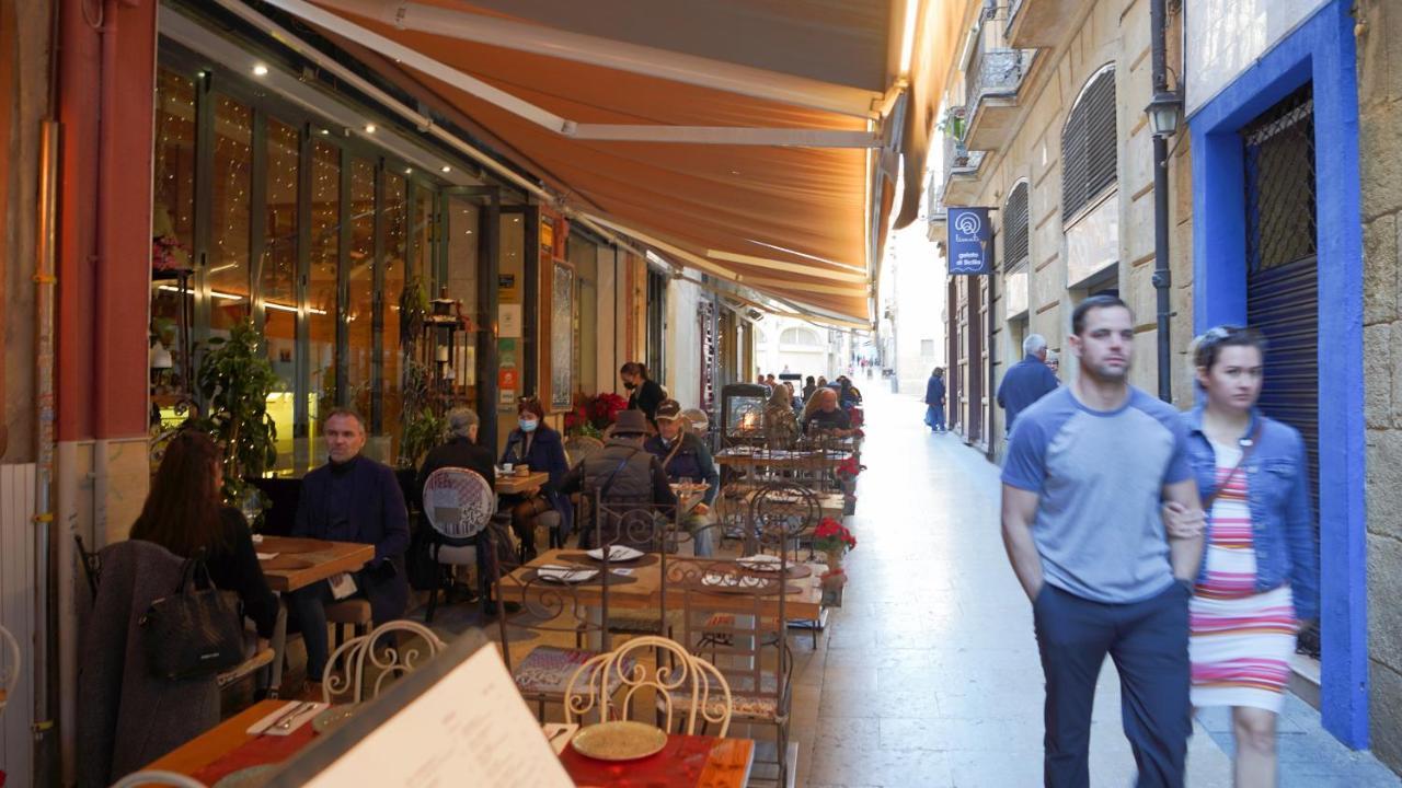 Stylish & Spacious Family Apartment Near Beach & Vibrant Historic Market Alicante Buitenkant foto