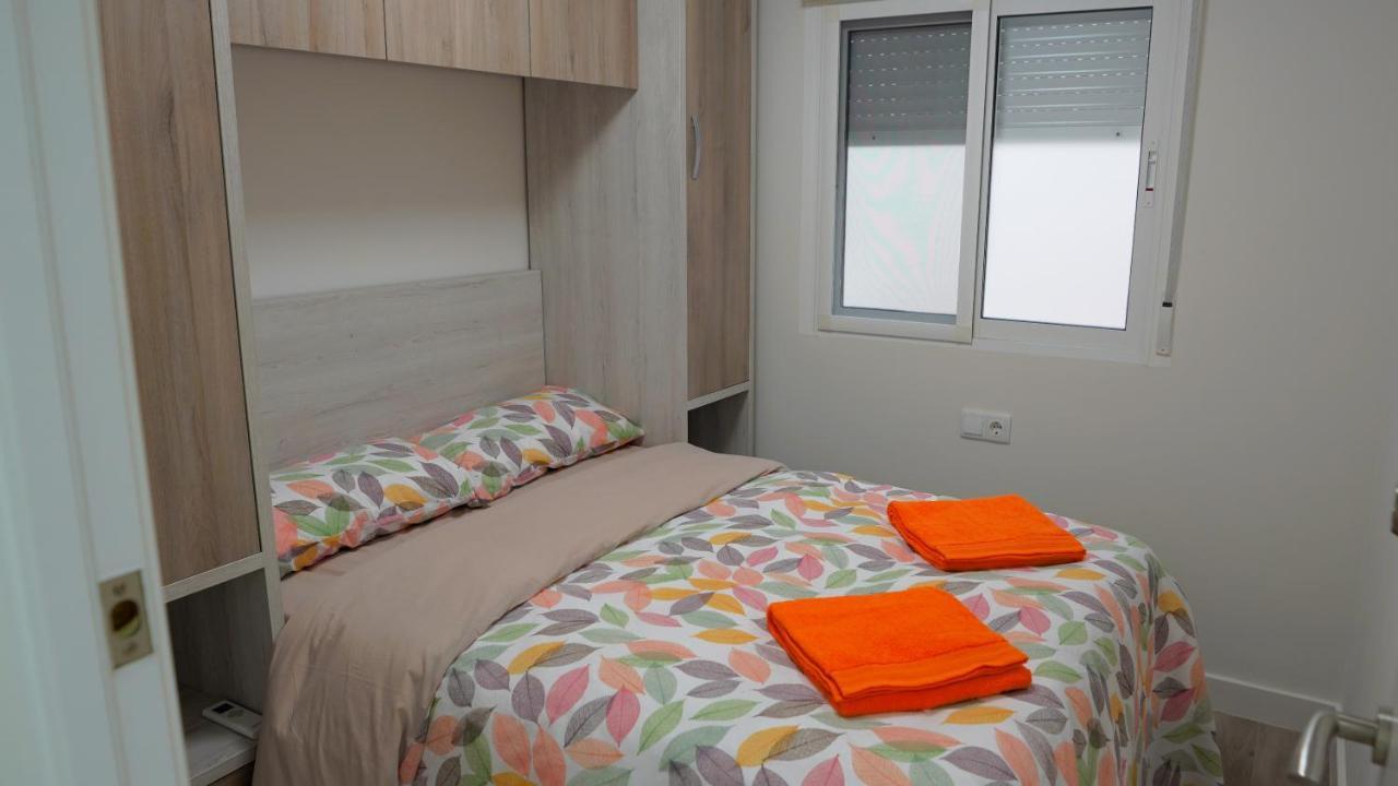 Stylish & Spacious Family Apartment Near Beach & Vibrant Historic Market Alicante Buitenkant foto