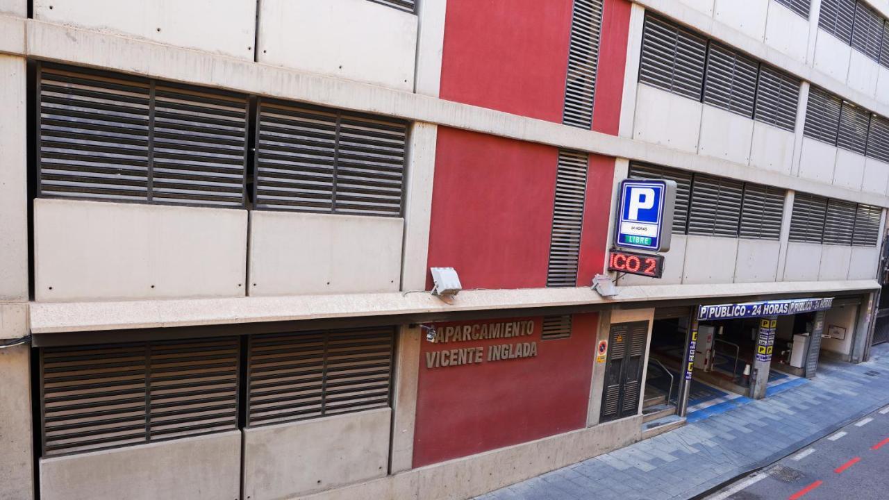 Stylish & Spacious Family Apartment Near Beach & Vibrant Historic Market Alicante Buitenkant foto