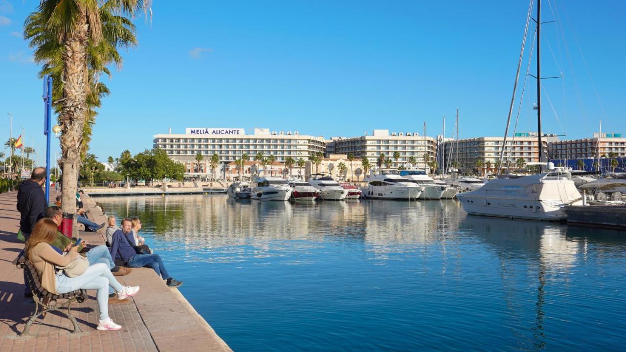 Stylish & Spacious Family Apartment Near Beach & Vibrant Historic Market Alicante Buitenkant foto