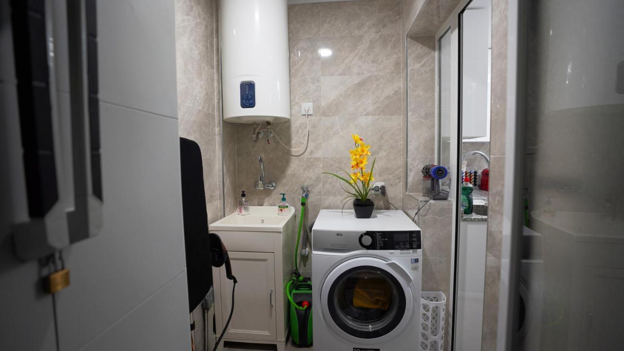 Stylish & Spacious Family Apartment Near Beach & Vibrant Historic Market Alicante Buitenkant foto