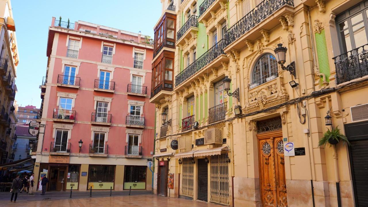Stylish & Spacious Family Apartment Near Beach & Vibrant Historic Market Alicante Buitenkant foto