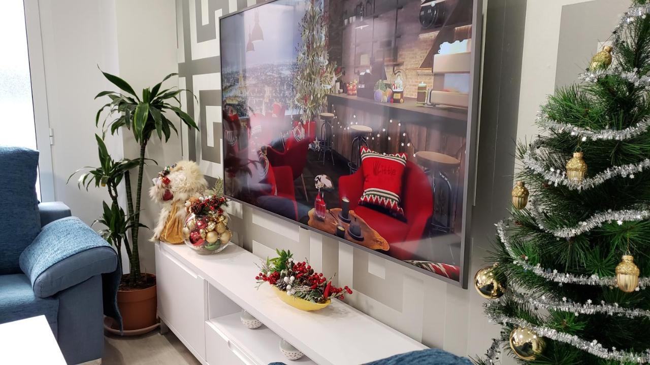 Stylish & Spacious Family Apartment Near Beach & Vibrant Historic Market Alicante Buitenkant foto